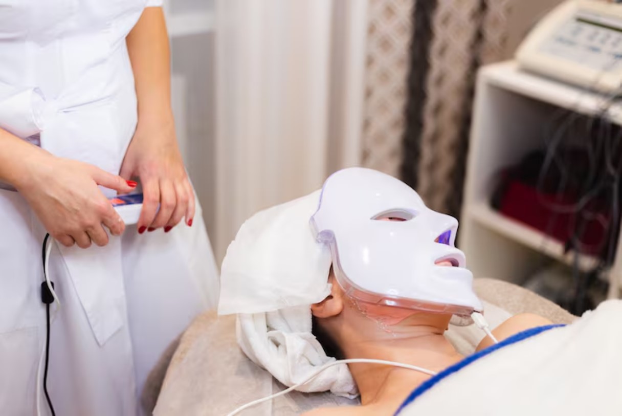client-lies-salon-cosmetology-table-with-white-mask-her-face